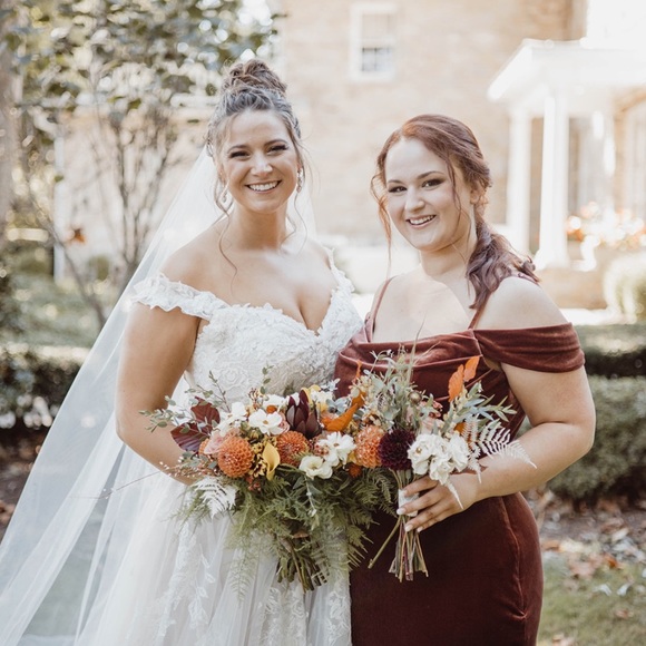 Meet your Posher, Lauren - Picture 3 of 4